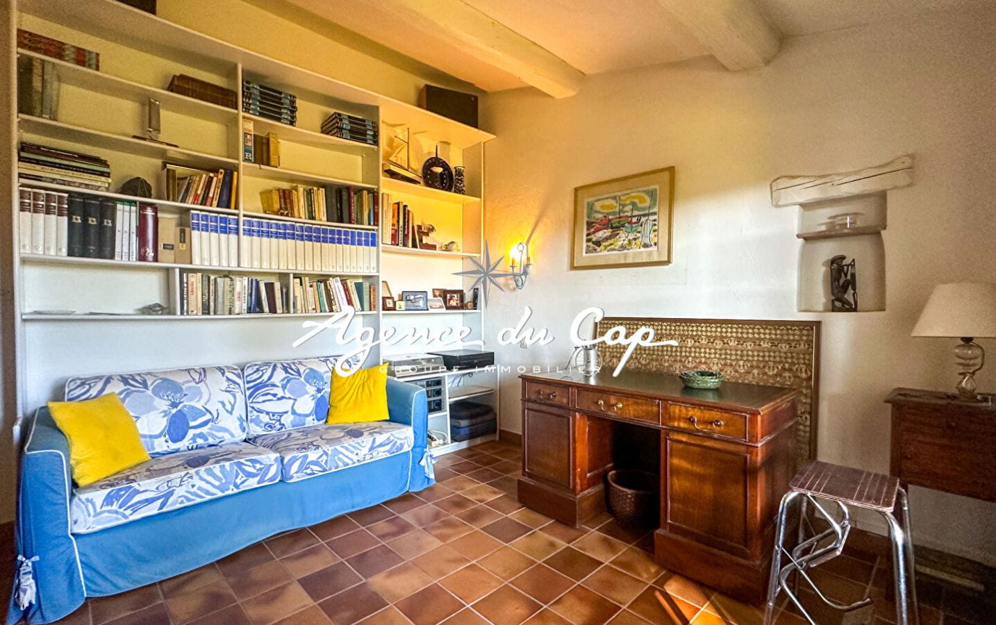 A VENDRE VILLA PROVENCALE DE 5 CHAMBRES AVEC PISCINE GARAGE ET CAVE À SAINT AYGULF Image 8