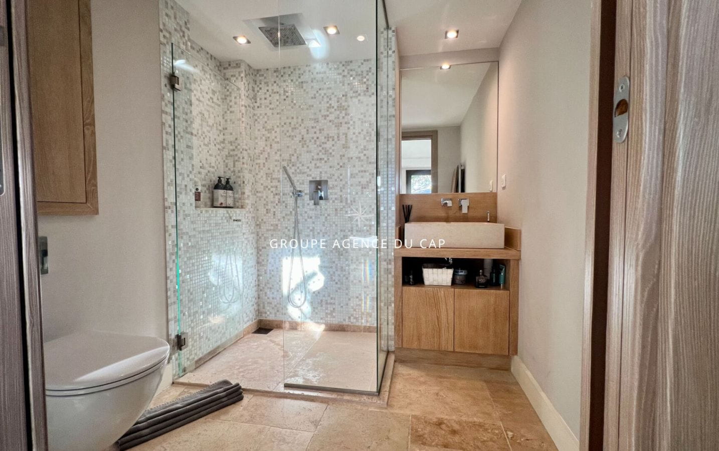 A VENDRE APPARTEMENT 2 PIECES 72 M2 VUE MER, LES ISSAMBRES A PIEDS DES PLAGES ET DES COMMERCES Image 3