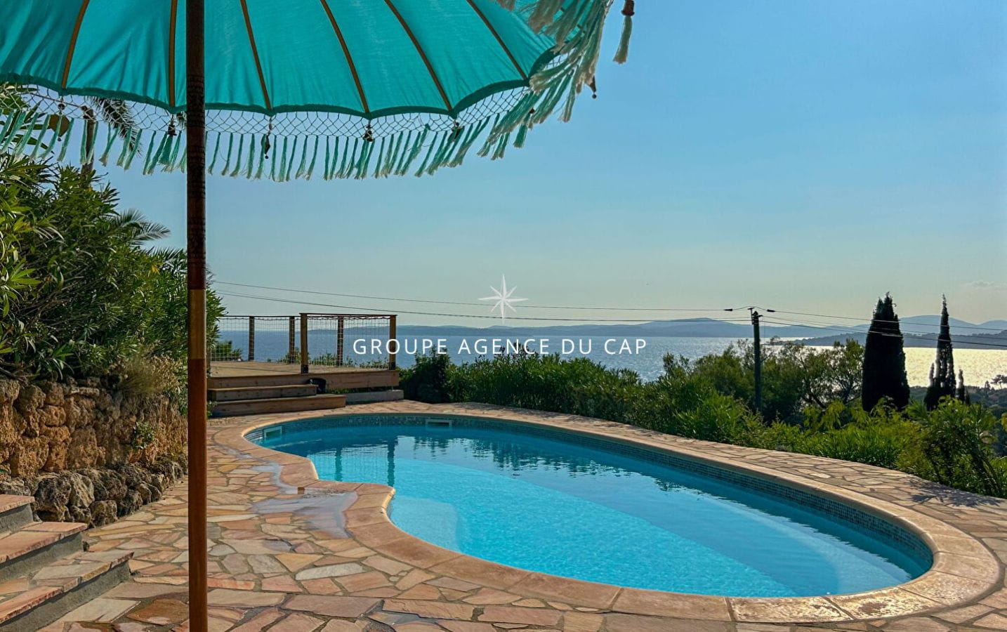 FOR SALE RENOVATED VILLA 4 BEDROOMS SWIMMING POOL GARAGE PARKING PANORAMIC SEA VIEW Image 0