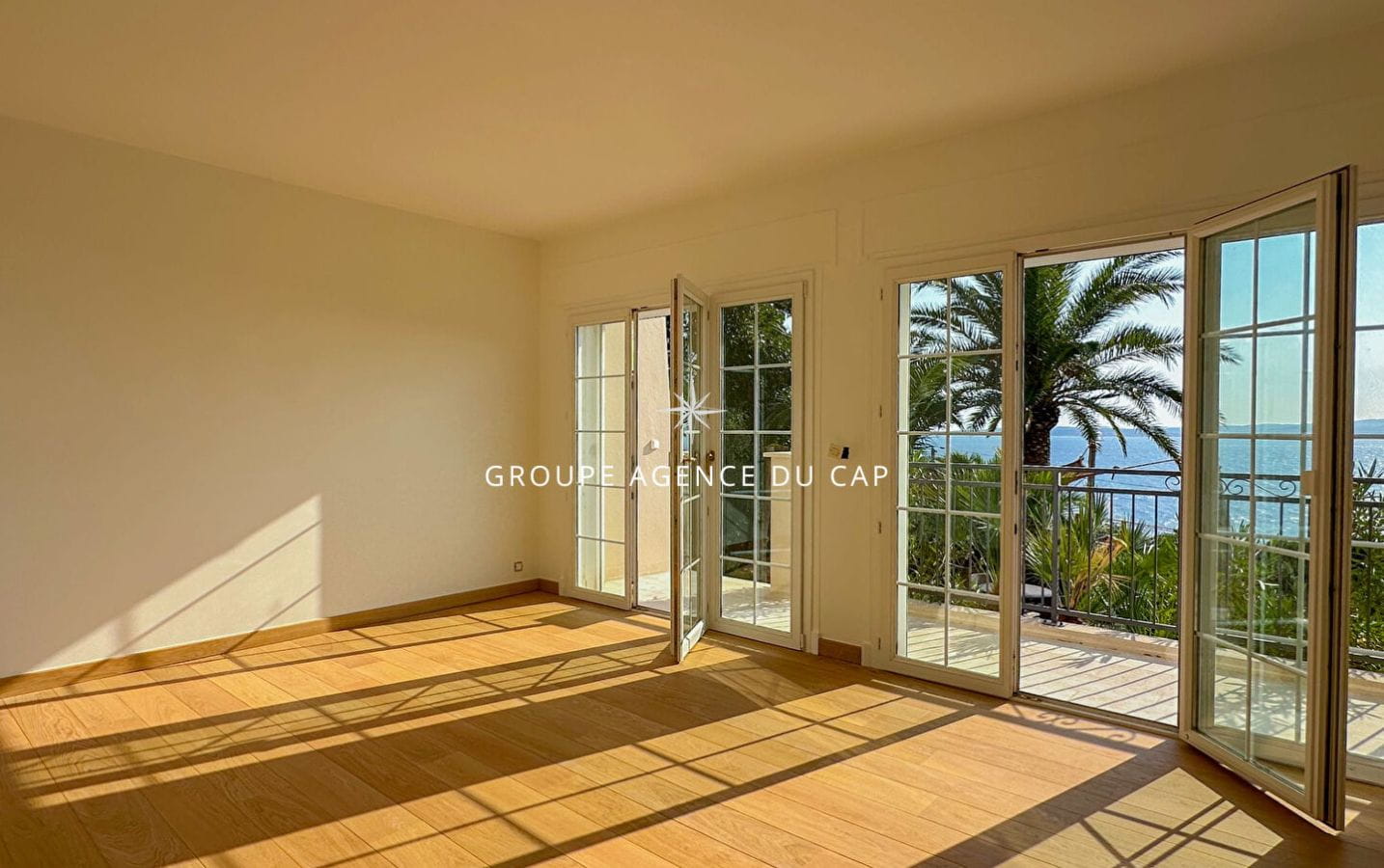 A VENDRE VILLA RENOVEE 4 CHAMBRES PISCINE PARKINGS VUE MER PANORAMIQUE Image 5