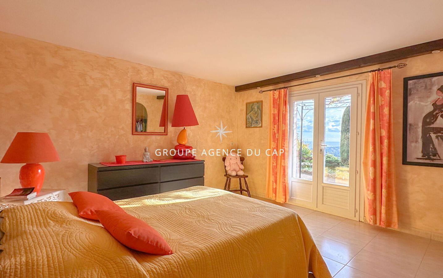 For sale 7-room villa of approximately 200 m2 with sea view and swimming pool in Les Issambres Image 12