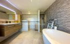 À VENDRE VILLA VUE MER AVEC PISCINE À DÉBORDEMENT, AUX ISSAMBRES Min 6