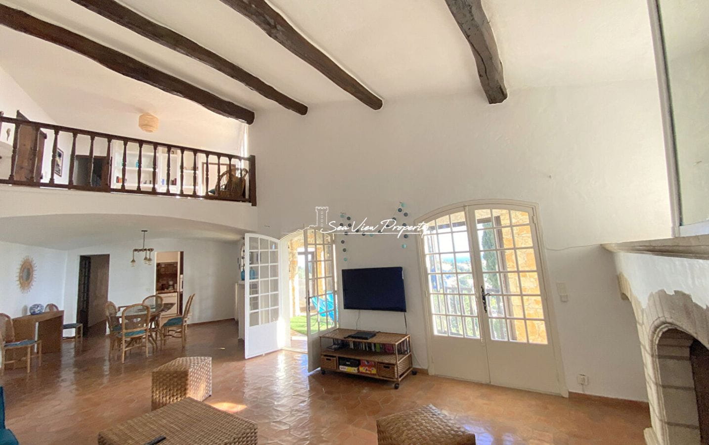 VILLA VUE MER SUR LE GOLFE DE SAINT TROPEZ AVEC PISCINE GARAGE APPARTEMENT INDÉPENDANT, AUX ISSAMBRES Image 3