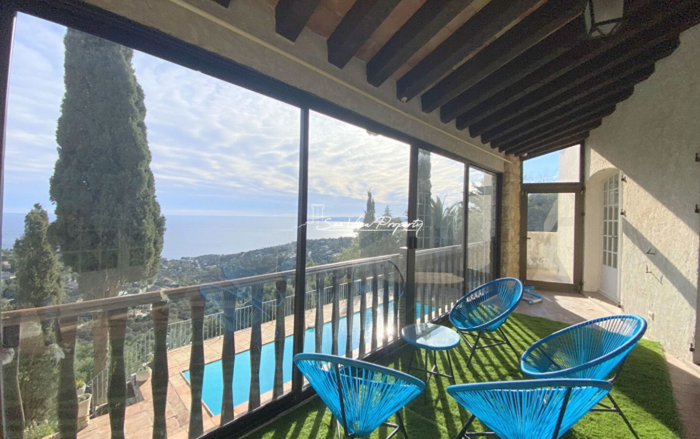 VILLA VUE MER SUR LE GOLFE DE SAINT TROPEZ AVEC PISCINE GARAGE APPARTEMENT INDÉPENDANT, AUX ISSAMBRES Image 6