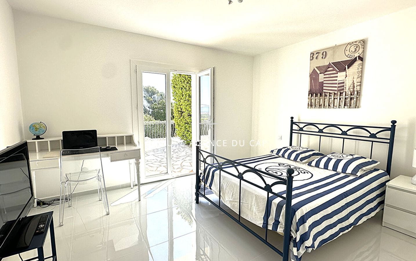 À VENDRE VILLA PLAIN PIED VUE MER PANORAMIQUE 3 CHAMBRES PISCINE GARAGE À SAINT AYGULF Image 8