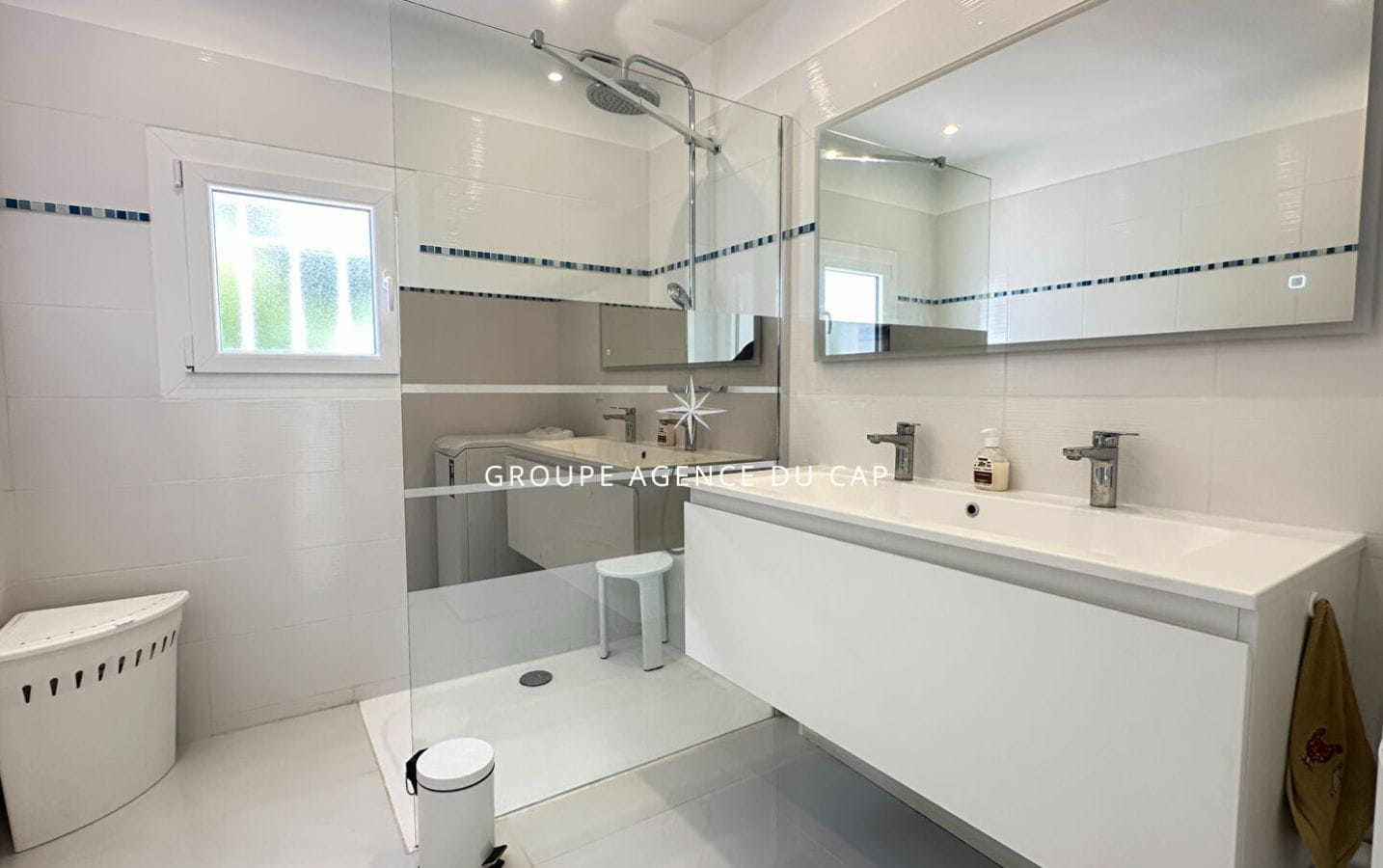 A VENDRE VILLA PLAIN PIED VUE MER PANORAMIQUE 3 CHAMBRES PISCINE GARAGE A SAINT AYGULF Image 10