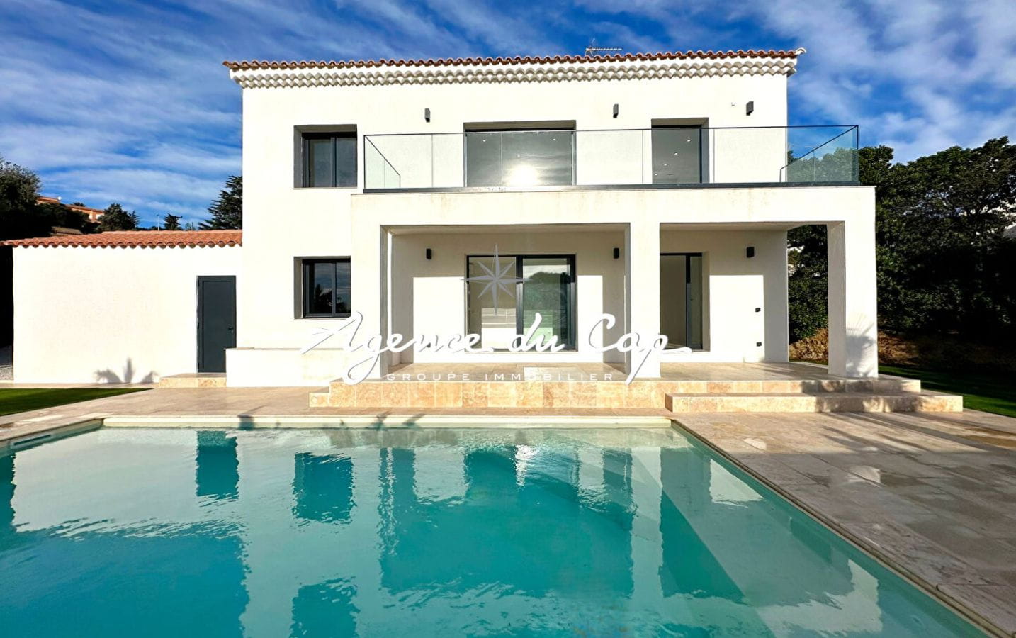 VILLA RENOVEE EN 2024 VUE MER PANORAMIQUE PISCINE GARAGE, AUX ISSAMBRES Image 1