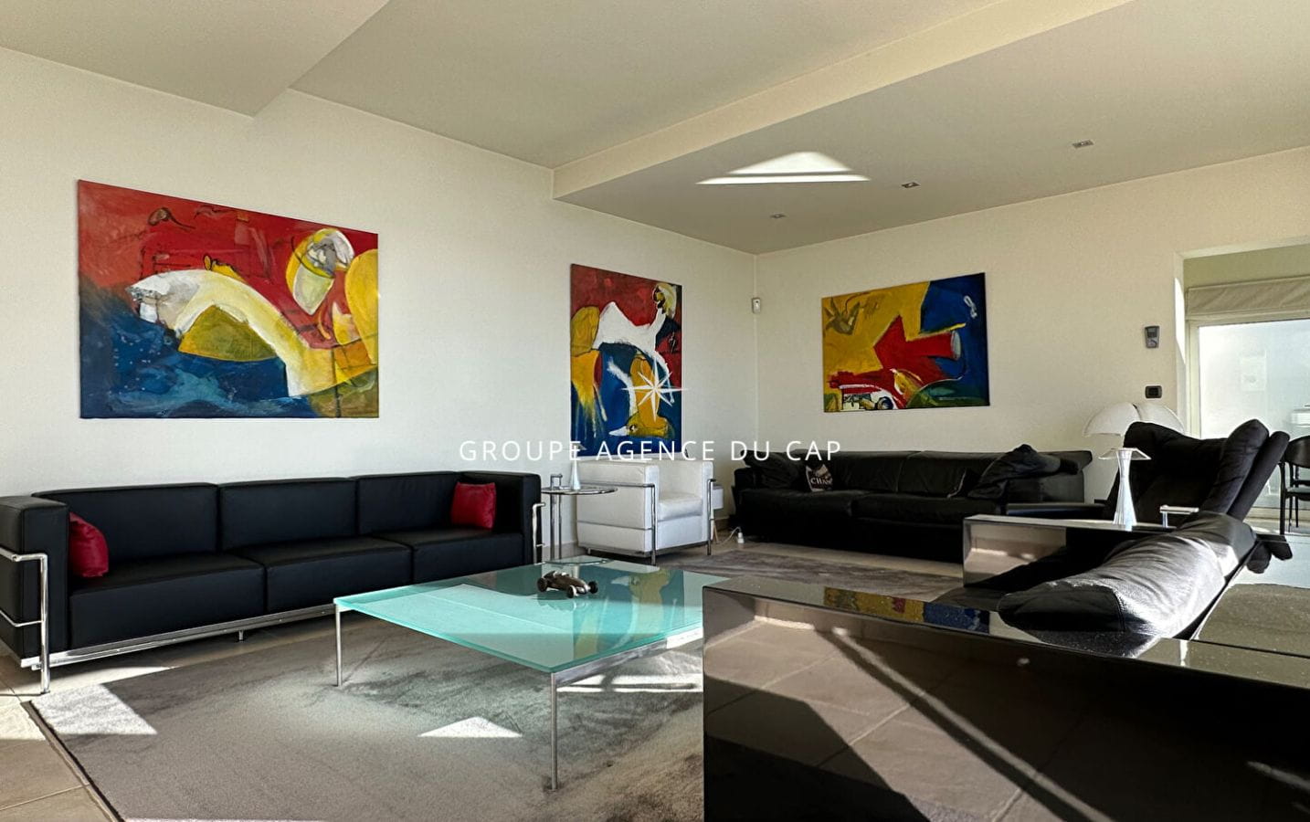 À VENDRE VILLA 5 PIÈCES 150M² 3 CHAMBRES PISCINE 3 GARAGES BOULODROME Image 9