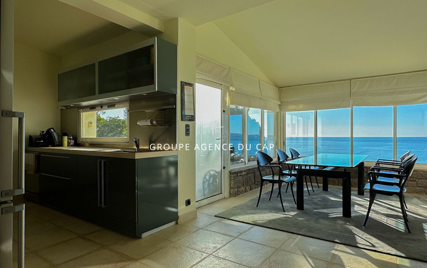 FOR SALE 5 ROOM VILLA 150sqm 3 BEDROOMS SWIMMING POOL 3 GARAGES BOWLING GROUND Image 11