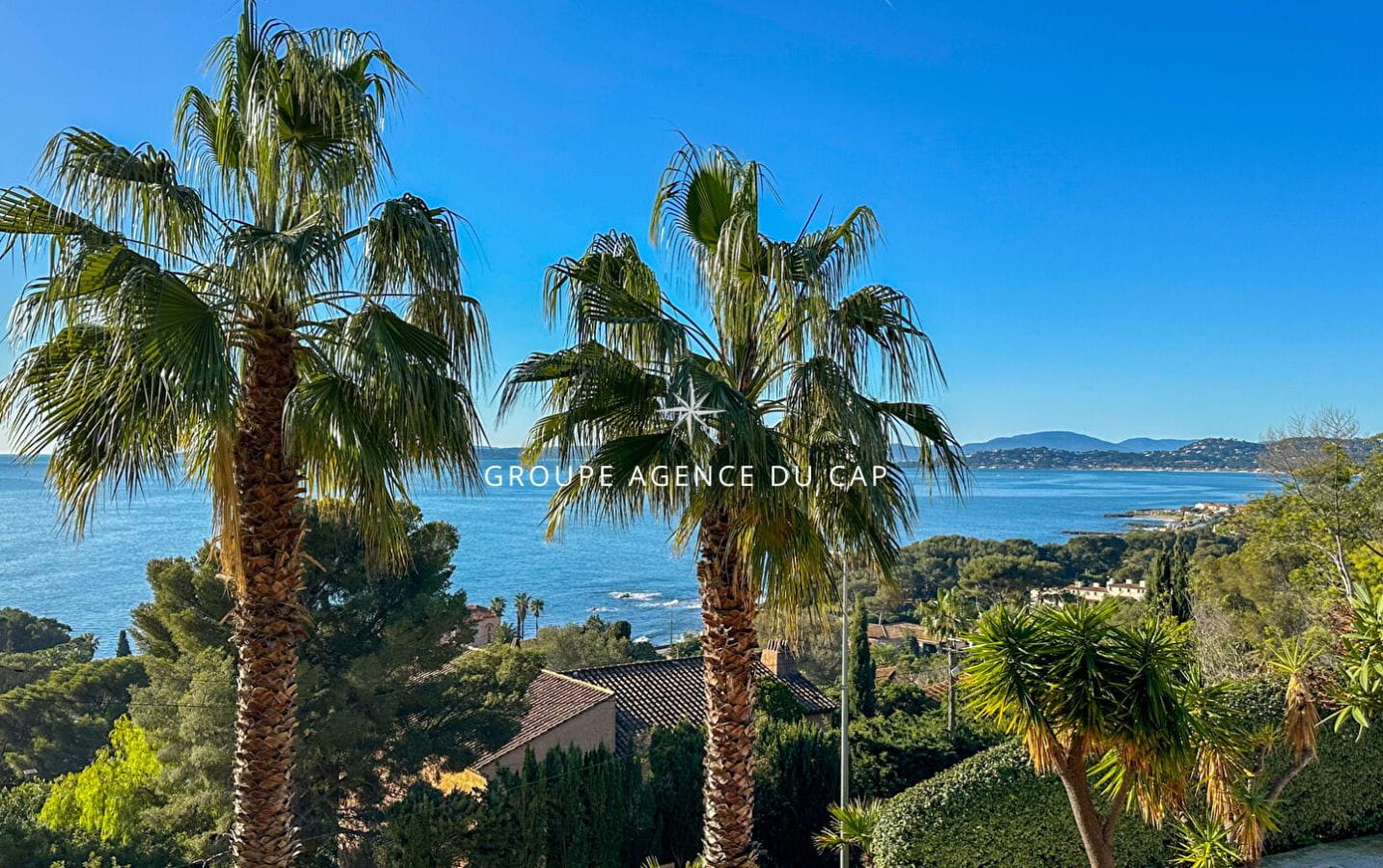 FOR SALE 5 ROOM VILLA 150sqm 3 BEDROOMS SWIMMING POOL 3 GARAGES BOWLING GROUND Image 5