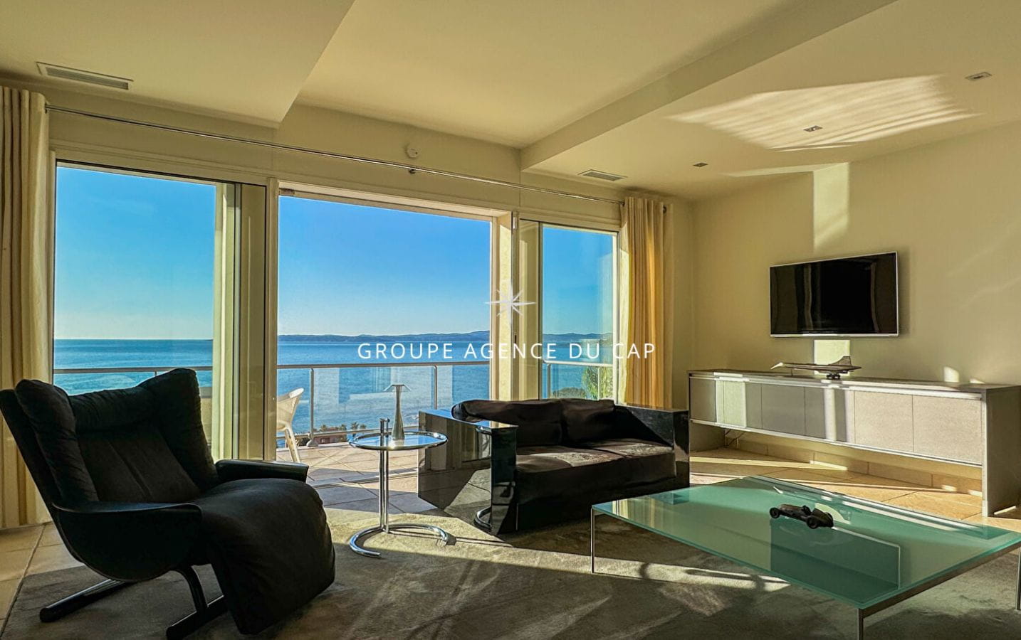 FOR SALE 5 ROOM VILLA 150sqm 3 BEDROOMS SWIMMING POOL 3 GARAGES BOWLING GROUND Image 8