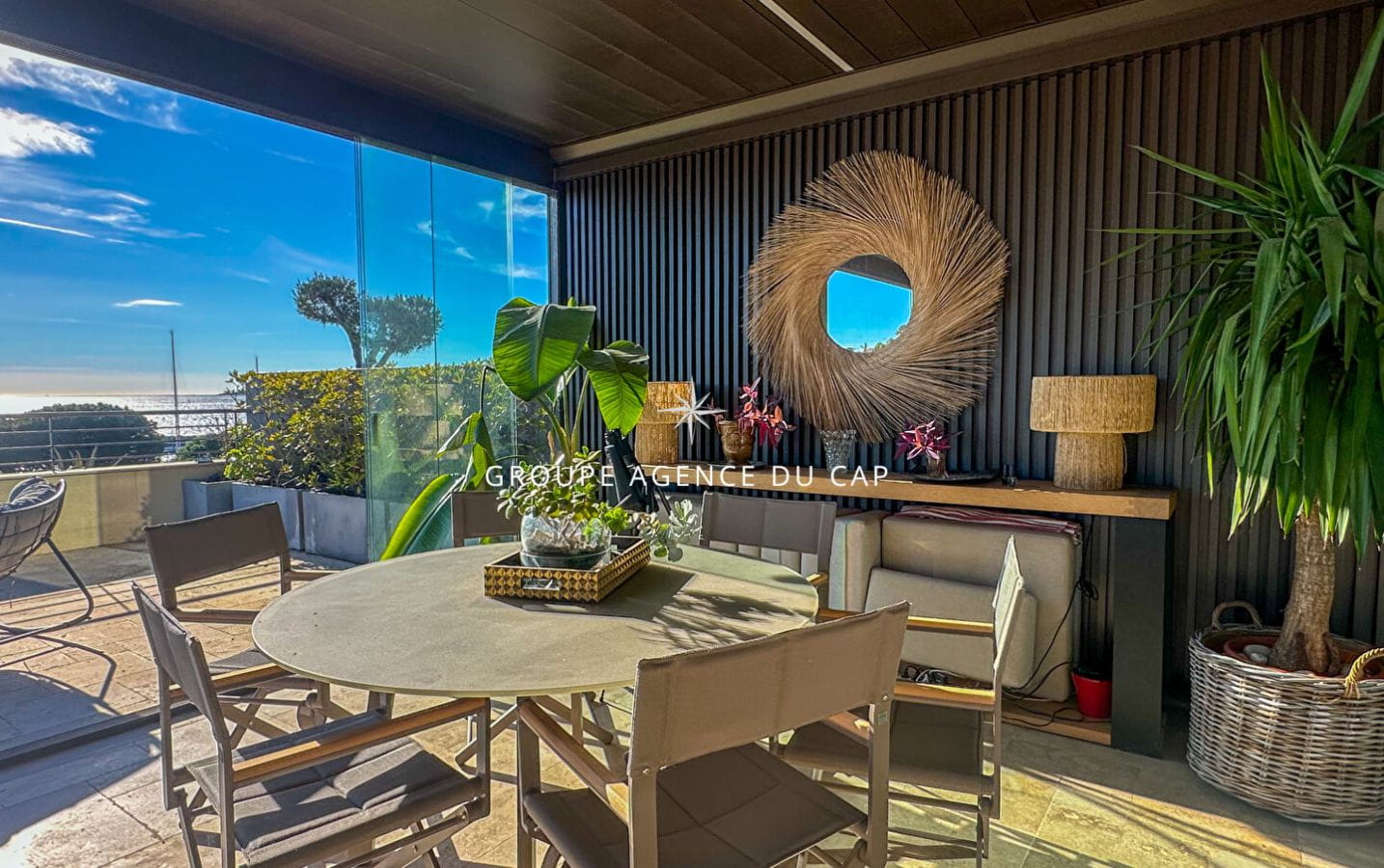 APPARTEMENT ROOF TOP 180M2 4 PIÈCES 177M2 VUE MER, AUX ISSAMBRES Image 0