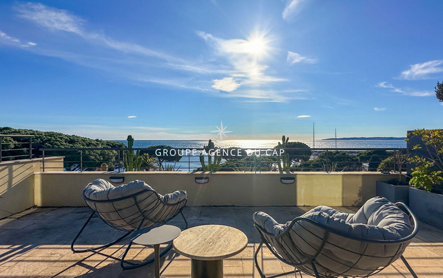 ROOF TOP APARTMENT 180M2 4 ROOMS 177M2 SEA VIEW, IN LES ISSAMBRES Image 10