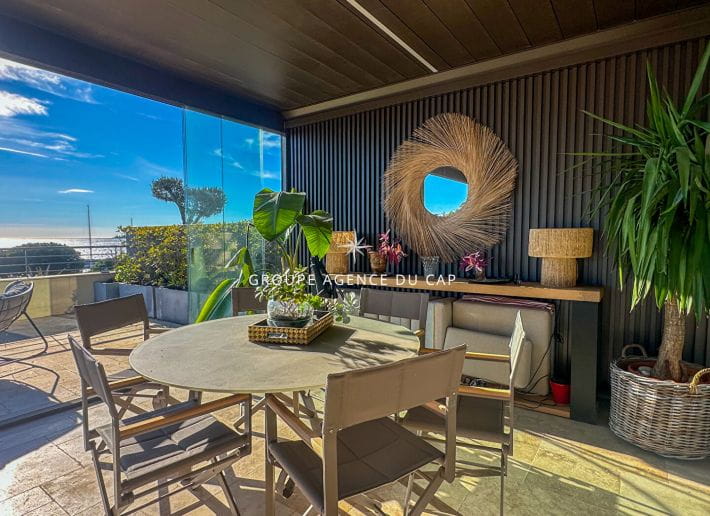 ROOF TOP APARTMENT 180M2 4 ROOMS 177M2 SEA VIEW, IN LES ISSAMBRES