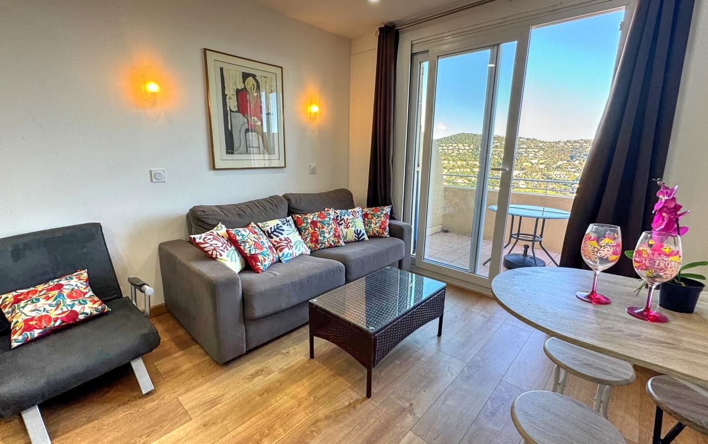 A VENDRE APPARTEMENT T.2 DE 27M2 VUE MER DANS UNE RESIDENCE PRISEE AVEC PISCINE, AUX ISSAMBRES Image 4