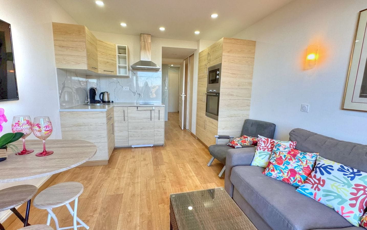 A VENDRE APPARTEMENT T.2 DE 27M2 VUE MER DANS UNE RESIDENCE PRISEE AVEC PISCINE, AUX ISSAMBRES Image 5