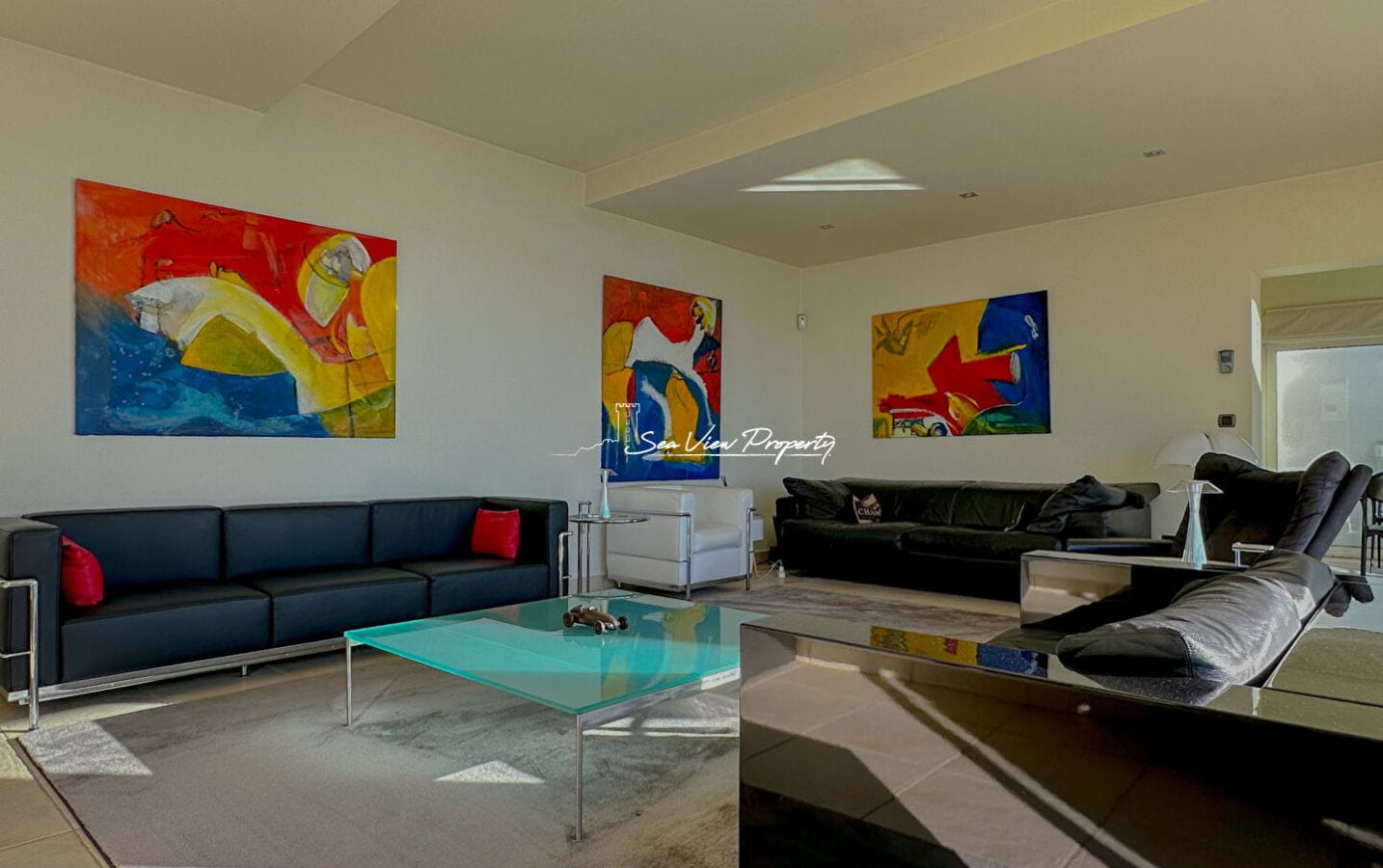 VILLA 5 PIECES 150M² 3 CHAMBRES PISCINE 2 GARAGES BOULODROME AUX ISSAMBRES Image 3