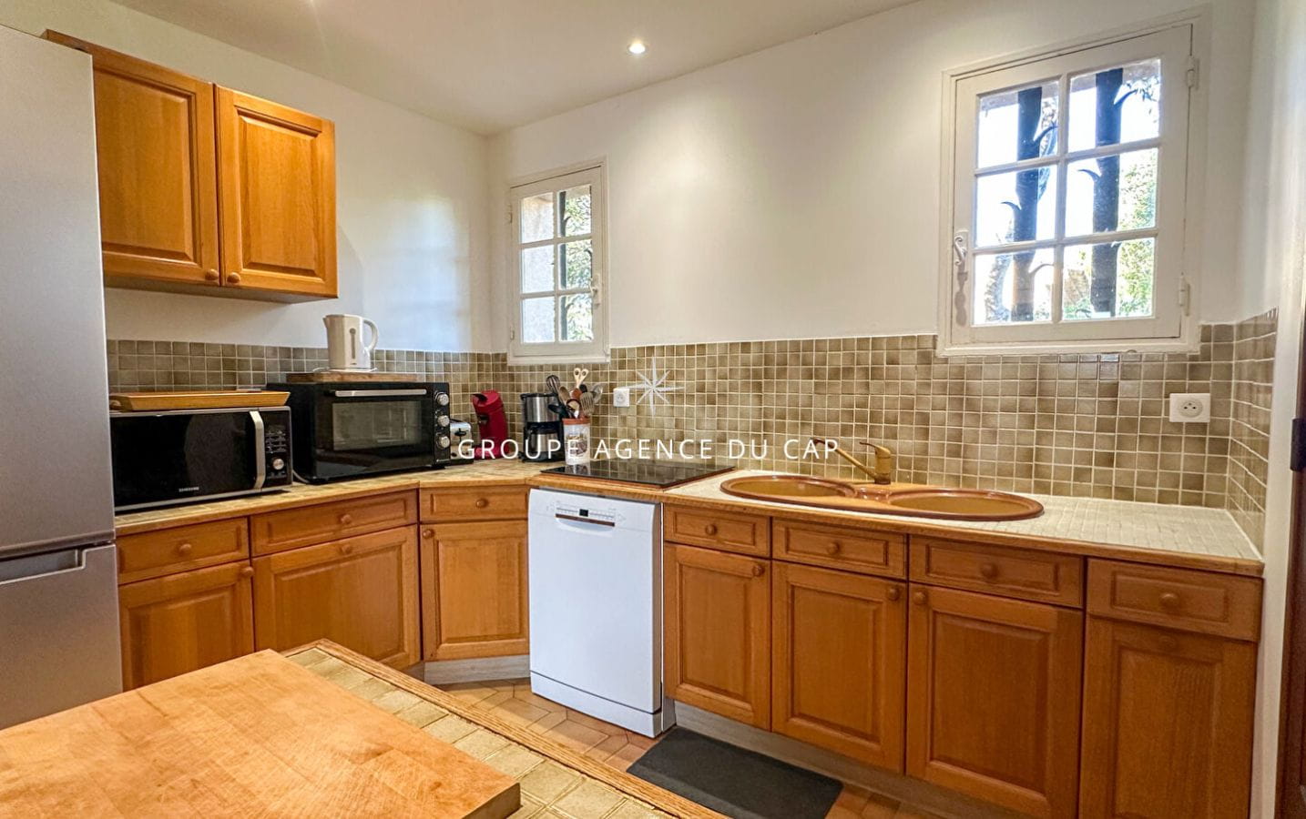 À VENDRE VILLA 6 PIÈCES 140 M2 5 CHAMBRES PISCINE GARAGE, À SAINT AYGULF Image 5