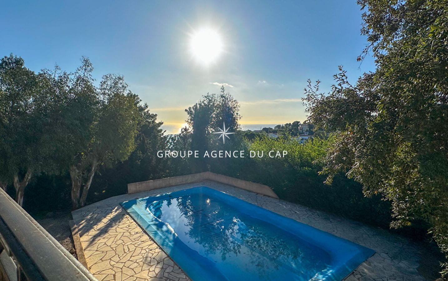 À VENDRE VILLA 6 PIÈCES 140 M2 5 CHAMBRES PISCINE GARAGE, À SAINT AYGULF Image 9