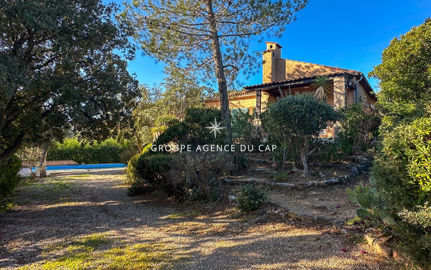 EXCLUSIVE FOR SALE 6 ROOM VILLA 140 M2 5 BEDROOMS POOL GARAGE, IN SAINT AYGULF Image 1