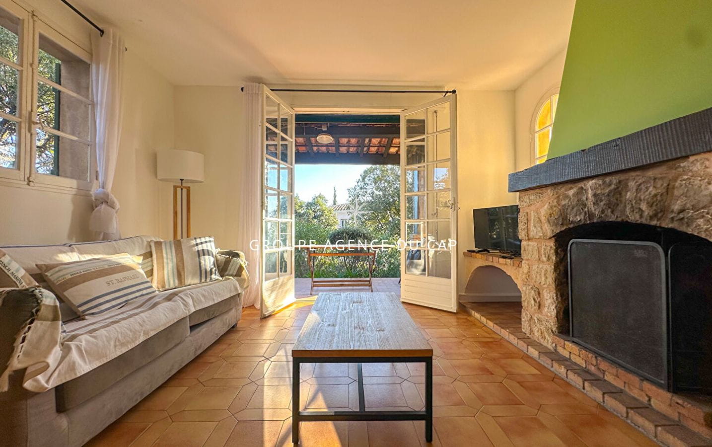 EXCLUSIVE FOR SALE 6 ROOM VILLA 140 M2 5 BEDROOMS POOL GARAGE, IN SAINT AYGULF Image 4