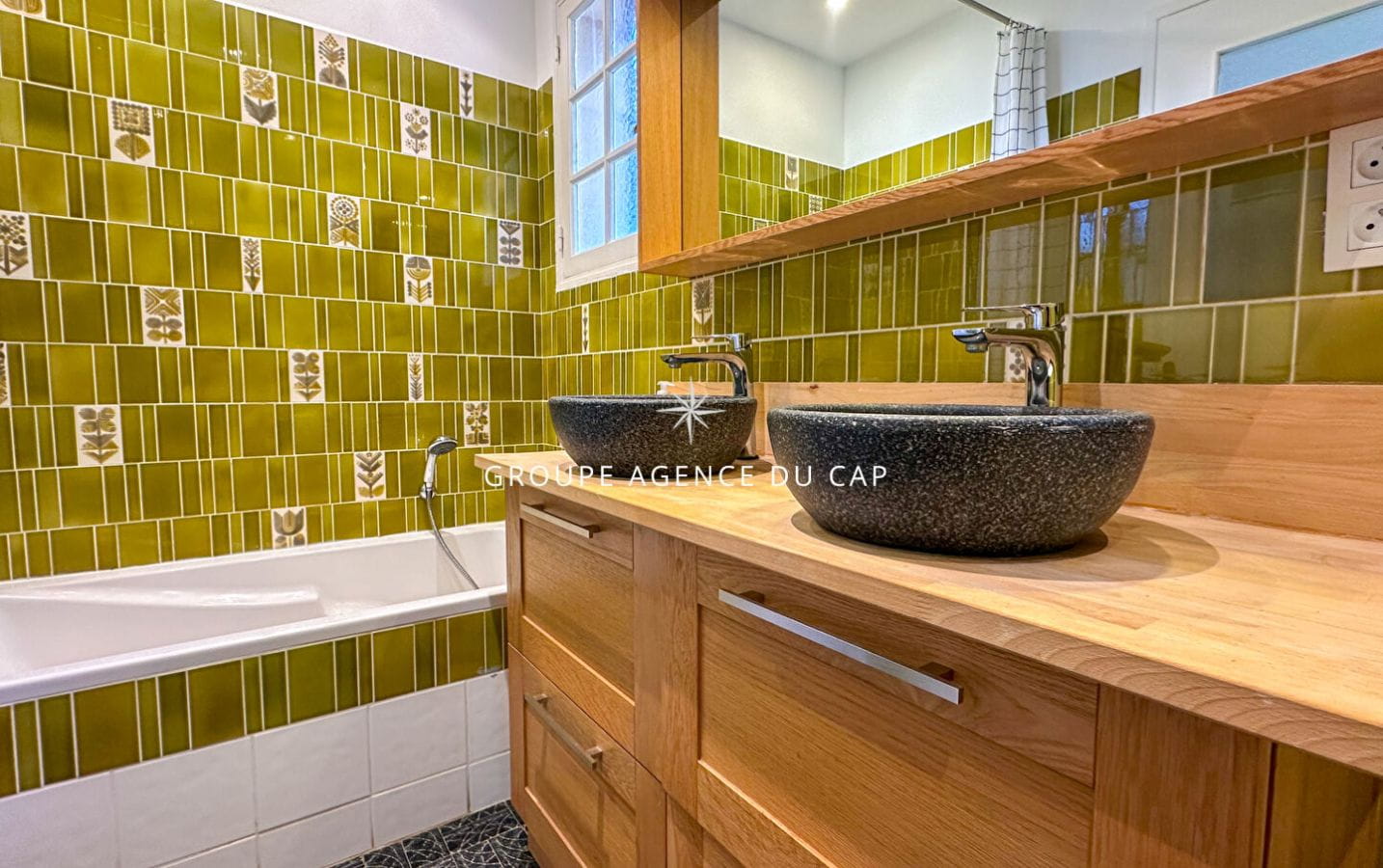 EXCLUSIVE FOR SALE 6 ROOM VILLA 140 M2 5 BEDROOMS POOL GARAGE, IN SAINT AYGULF Image 8