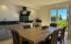 À VENDRE VILLA RENOVÉE 7 PIECES VUE MER TERRAIN PLAT GARAGE PISCINE PROCHE CENTRE SAINT-AYGULF Min 8
