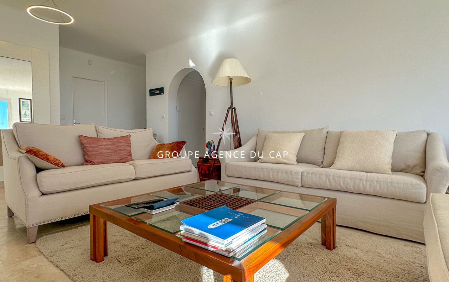 FOR SALE RENOVATED 7 ROOM VILLA SEA VIEW FLAT LAND GARAGE SWIMMING POOL CLOSE TO SAINT-AYGULF CENTER Image 3