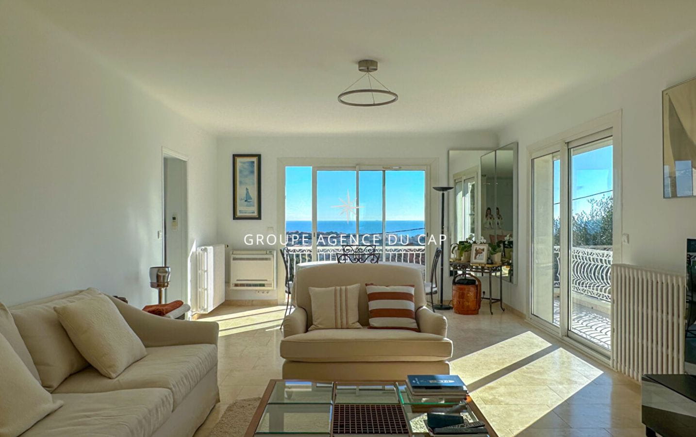 FOR SALE RENOVATED 7 ROOM VILLA SEA VIEW FLAT LAND GARAGE SWIMMING POOL CLOSE TO SAINT-AYGULF CENTER Image 5