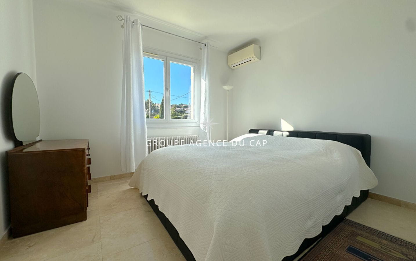 FOR SALE RENOVATED 7 ROOM VILLA SEA VIEW FLAT LAND GARAGE SWIMMING POOL CLOSE TO SAINT-AYGULF CENTER Image 6