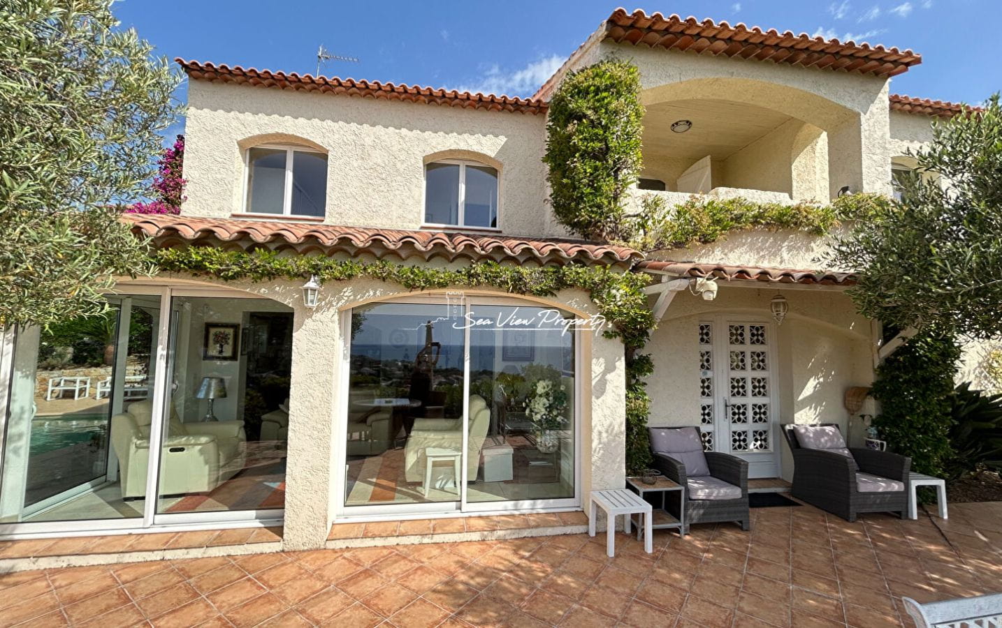 VILLA A VENDRE 190M2 AVEC 5 CHAMBRES GARABLE DOUBLE ET PISCINE, AUX ISSAMBRES Image 1