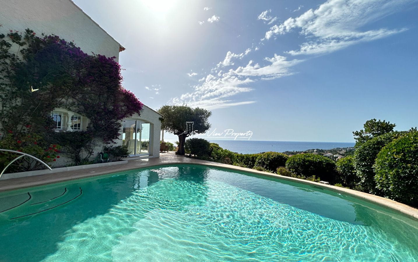 VILLA A VENDRE 190M2 AVEC 5 CHAMBRES GARABLE DOUBLE ET PISCINE, AUX ISSAMBRES Image 2