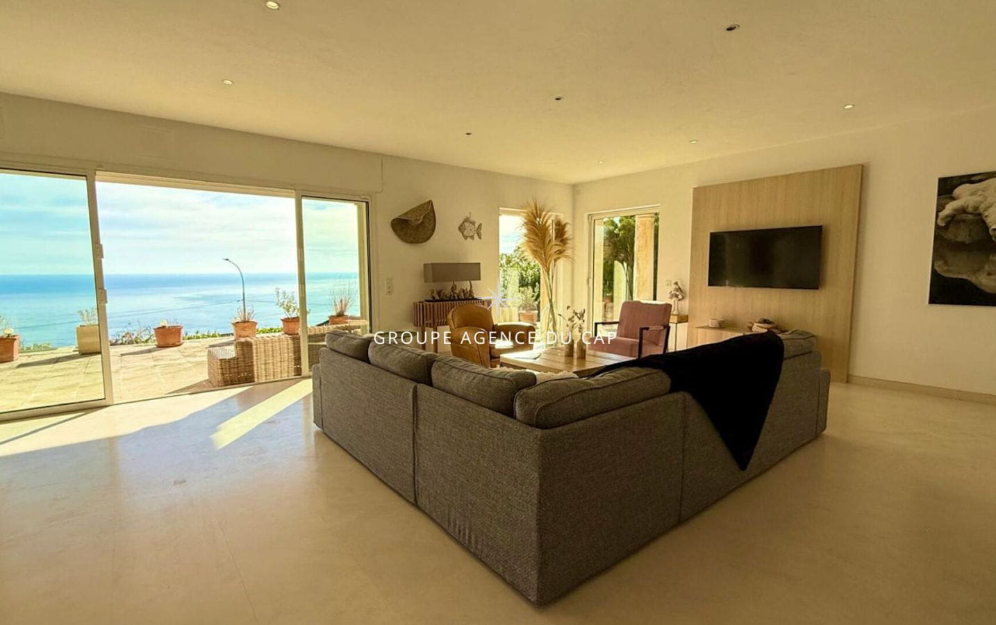 PROPERTY WITH PANORAMIC SEA VIEW, POOL AND GARAGE, IN LES ISSAMBRES Image 3