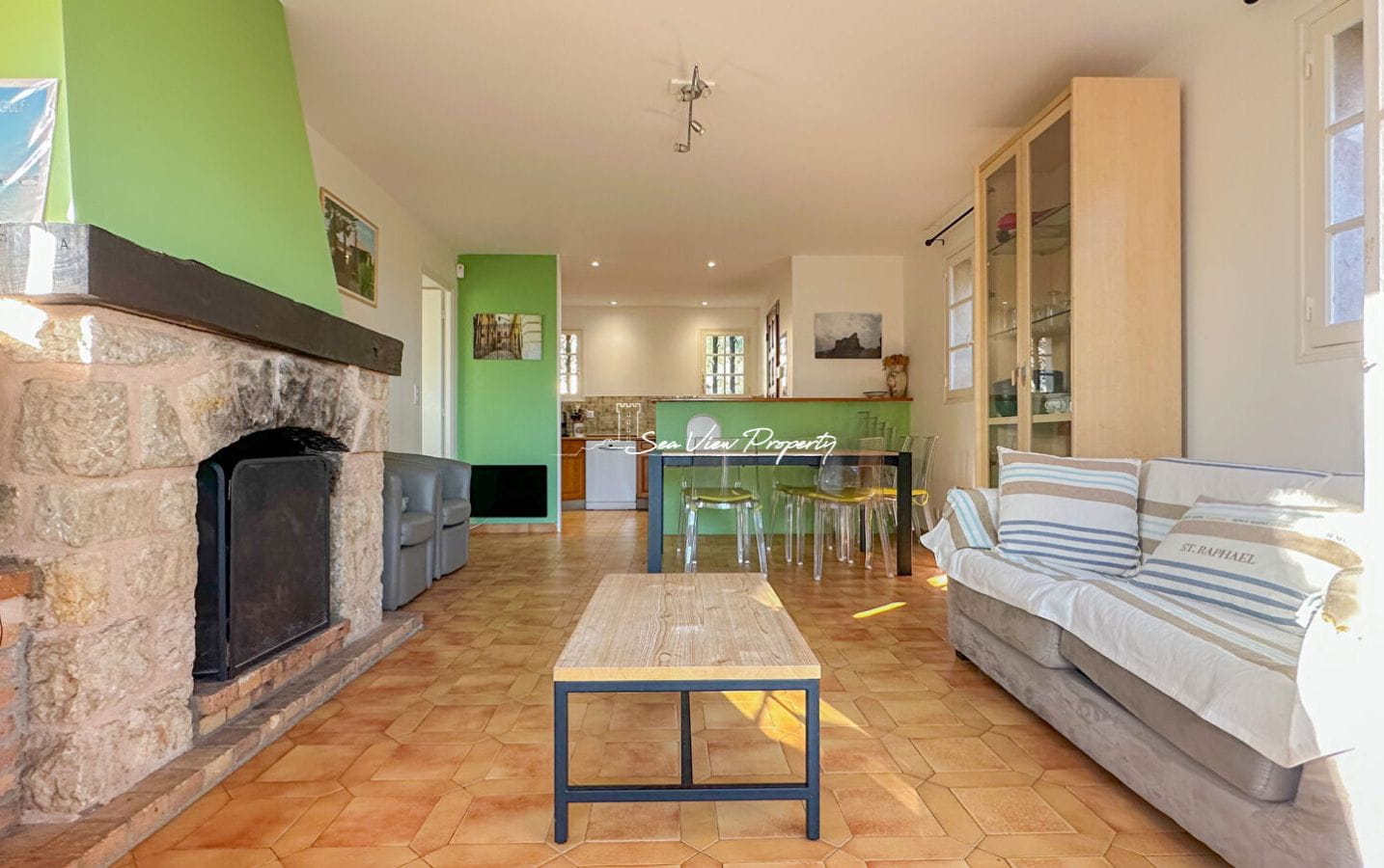 À vendre villa 6 pièces 140 m2 5 chambres piscine garage, a Saint-Aygulf Image 4