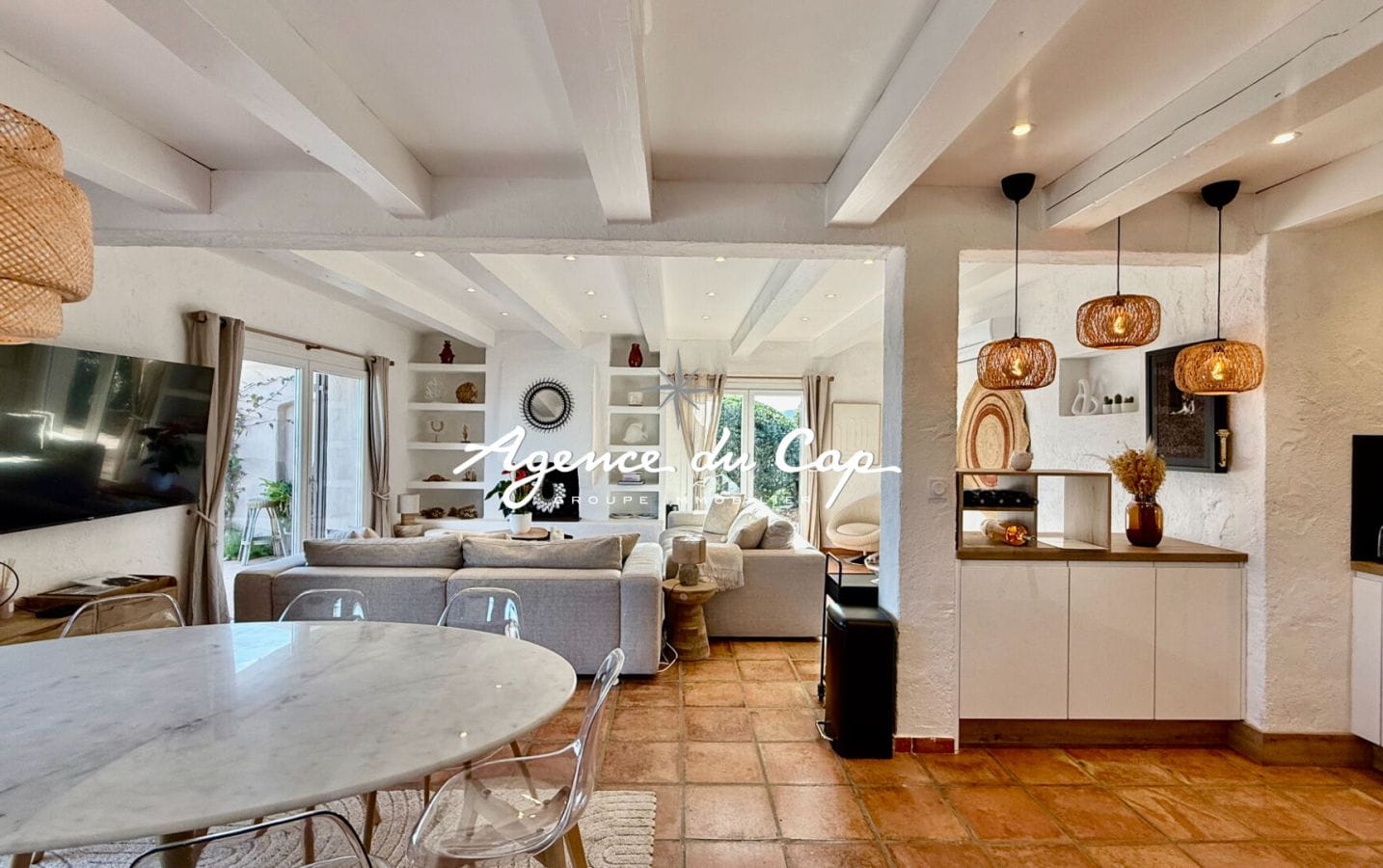 VILLA PROVENCALE AVEC VUE MER  PANORAMIQUE 5 CHAMBRES PISCINE A DEBORDEMENT, AUX ISSAMBRES Image 6