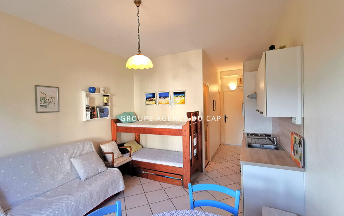 FOR SALE 24sqm STUDIO WITH PRIVATE PARKING BY THE SEA AND NEAR THE TOWN CENTER OF SAINT AYGULF Image 2