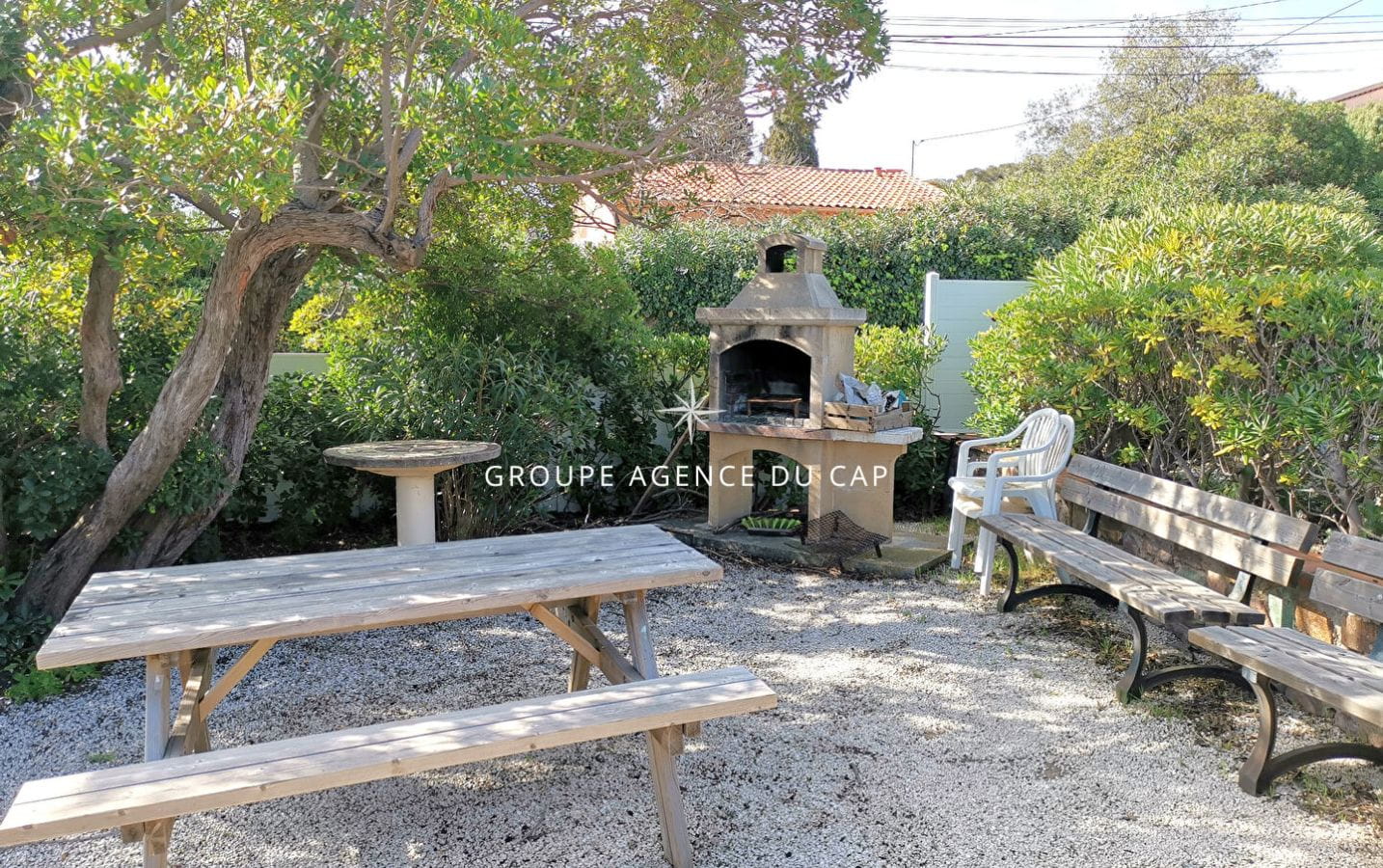 COMPROMIS SIGNÉ , À VENDRE STUDIO 24m² AVEC PARKING PRIVÉ EN BORD DE MER ET PROCHE CENTRE VILLE DE SAINT AYGULF Image 6