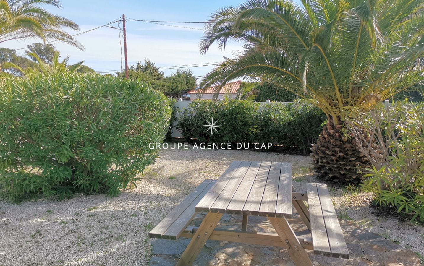 COMPROMIS SIGNÉ , À VENDRE STUDIO 24m² AVEC PARKING PRIVÉ EN BORD DE MER ET PROCHE CENTRE VILLE DE SAINT AYGULF Image 7