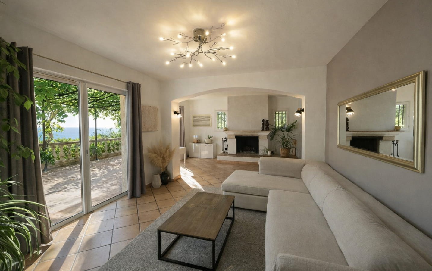 SOUS COMPROMIS – VILLA DE CHARME DE 160M² AVEC VUE MER 4 CHAMBRES AUX ISSAMBRES Image 9
