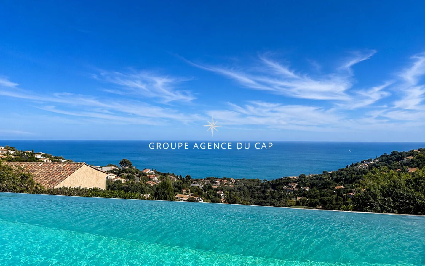 À VENDRE VILLA CONTEMPORAINE 5 CHAMBRES GARAGE DOUBLE PISCINE VUE MER LES ISSAMBRES Image 0