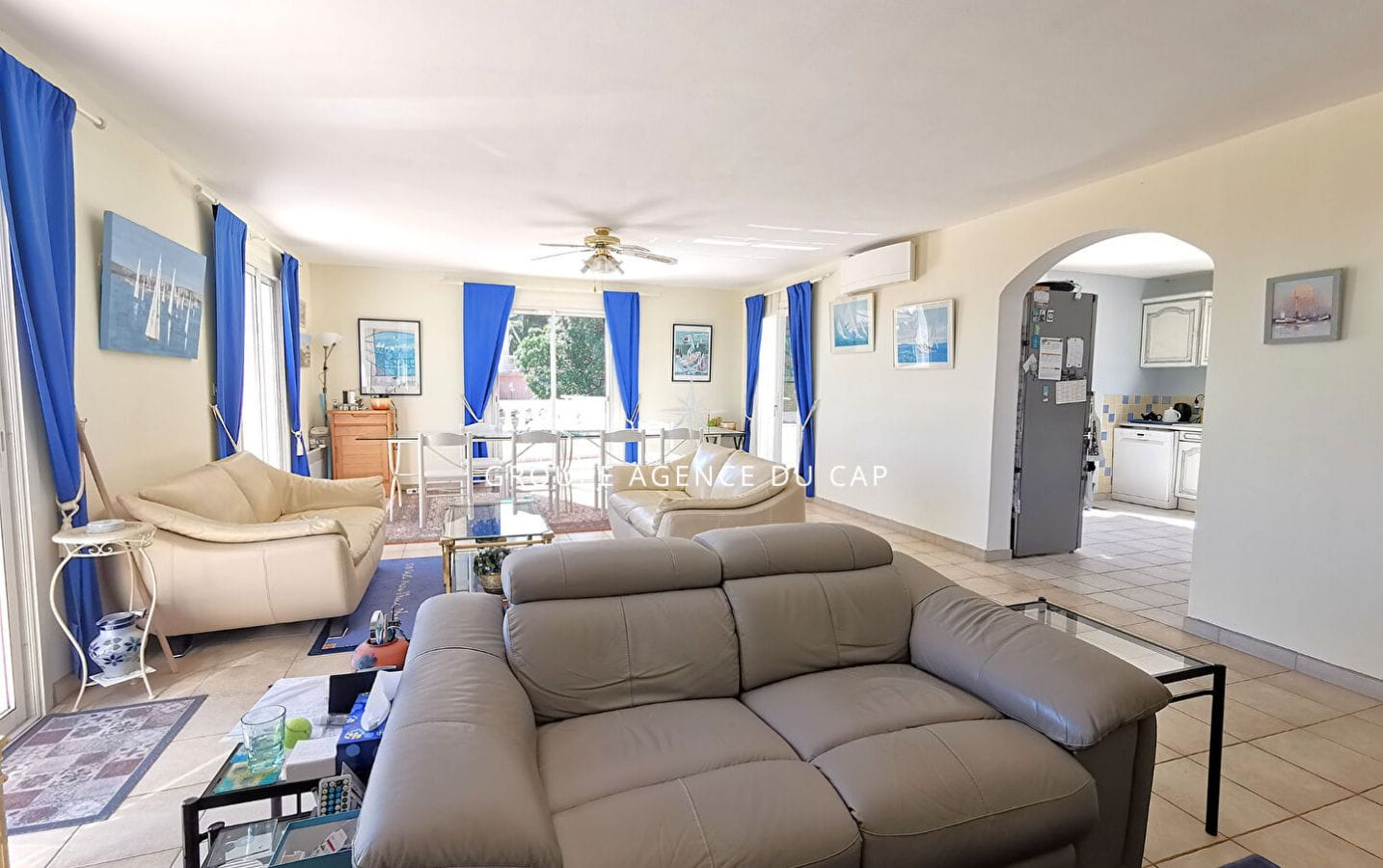 À VENDRE VILLA 10 PIÈCES 7 CHAMBRES DOUBLE SÉJOUR GARAGE SALLE DE JEUX PISCINE VUE MER PANORAMIQUE À SAINT AYGULF Image 5