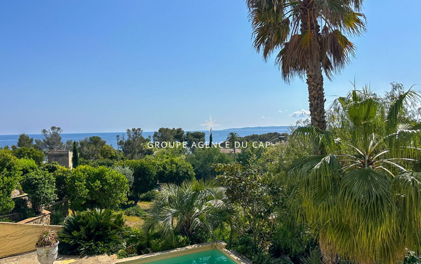 À VENDRE VILLA 6 PIÈCES 4 CHAMBRES PISCINE GARAGE VUE MER EXPOSÉE SUD COMMERCES ET MER À PIED Image 11