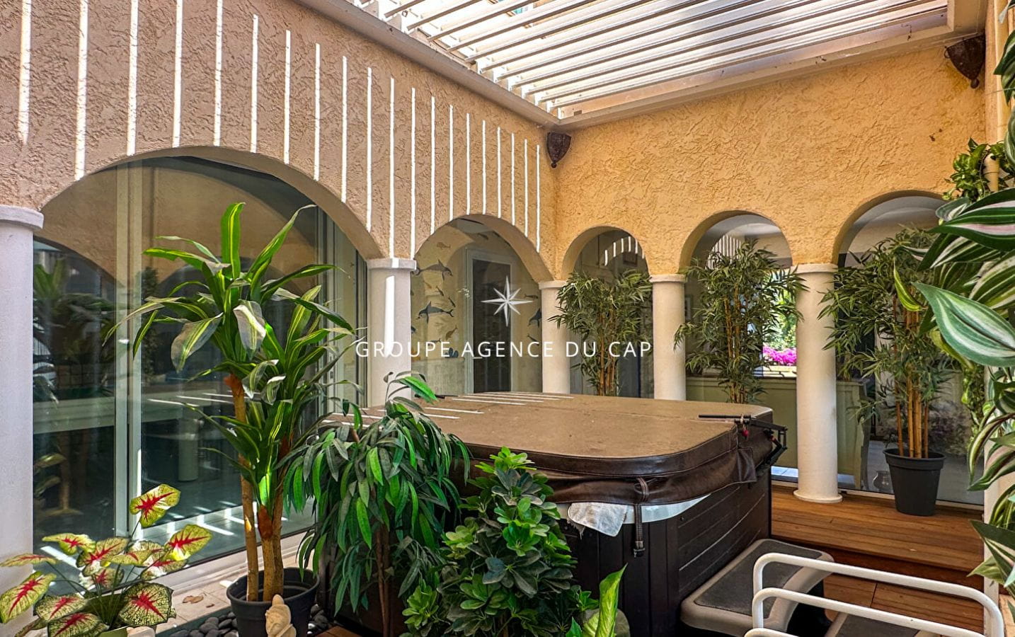 À VENDRE VILLA VUE MER 4 CHAMBRES 206M2 LES ISSAMBRES Image 8