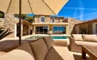 LES ISSAMBRES VILLA DE CHARME EN PIERRE VUE MER 5 CHAMBRES PISCINE Min 15