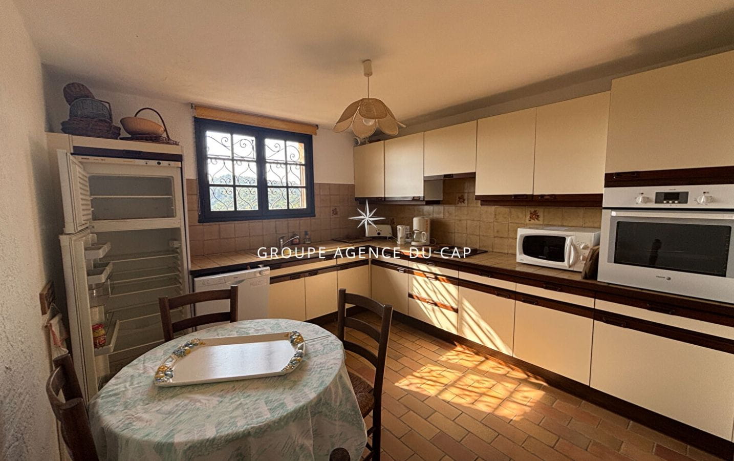 À VENDRE VILLA 5 CHAMBRES VUE MER PARKING AUX ISSAMBRES Image 4