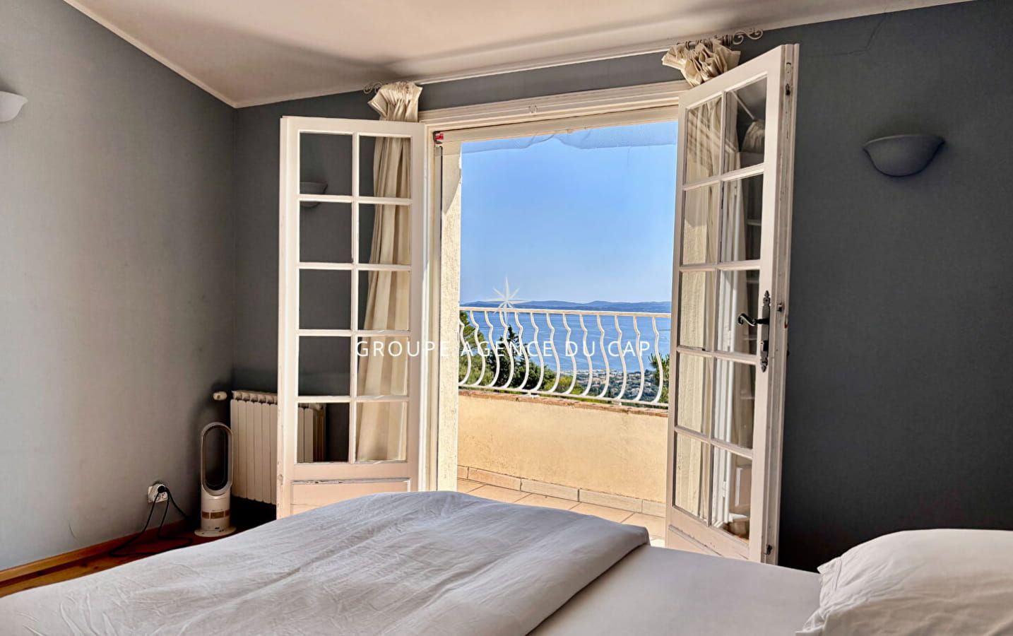 À VENDRE VILLA BEAUX VOLUMES 6 CHAMBRES VUE MER SUD-OUEST PARKINGS AUX ISSAMBRES Image 12