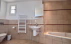 À VENDRE VILLA BEAUX VOLUMES 6 CHAMBRES VUE MER SUD-OUEST PARKINGS AUX ISSAMBRES Min 13