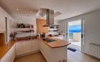 À VENDRE VILLA BEAUX VOLUMES 6 CHAMBRES VUE MER SUD-OUEST PARKINGS AUX ISSAMBRES Min 9
