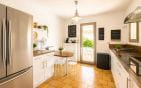 A VENDRE VILLA VUE MER DE PLAIN PIED AUX ISSAMBRES DE 111M² AVEC 3 CHAMBRES PISCINE ET GARAGE Min 5