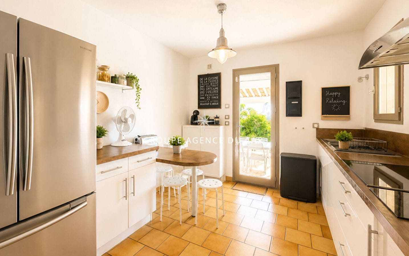 A VENDRE VILLA VUE MER DE PLAIN PIED AUX ISSAMBRES DE 111M² AVEC 3 CHAMBRES PISCINE ET GARAGE Image 5